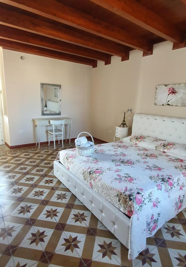 Palazzo Novecento Hotel Ugento Luaran gambar